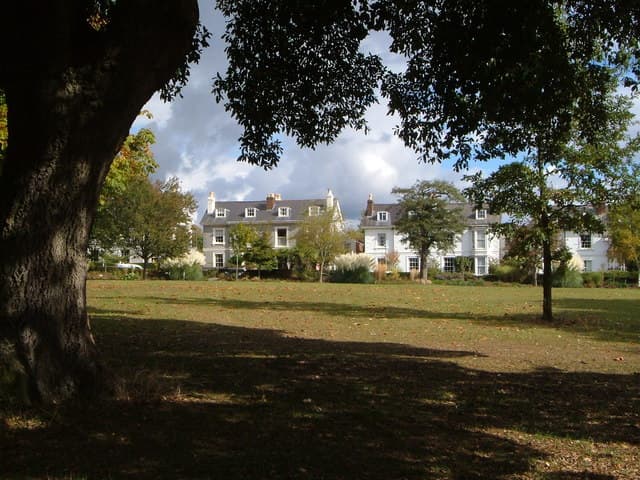 Bury Meadow, Exeter with villas of Elm Grove Road